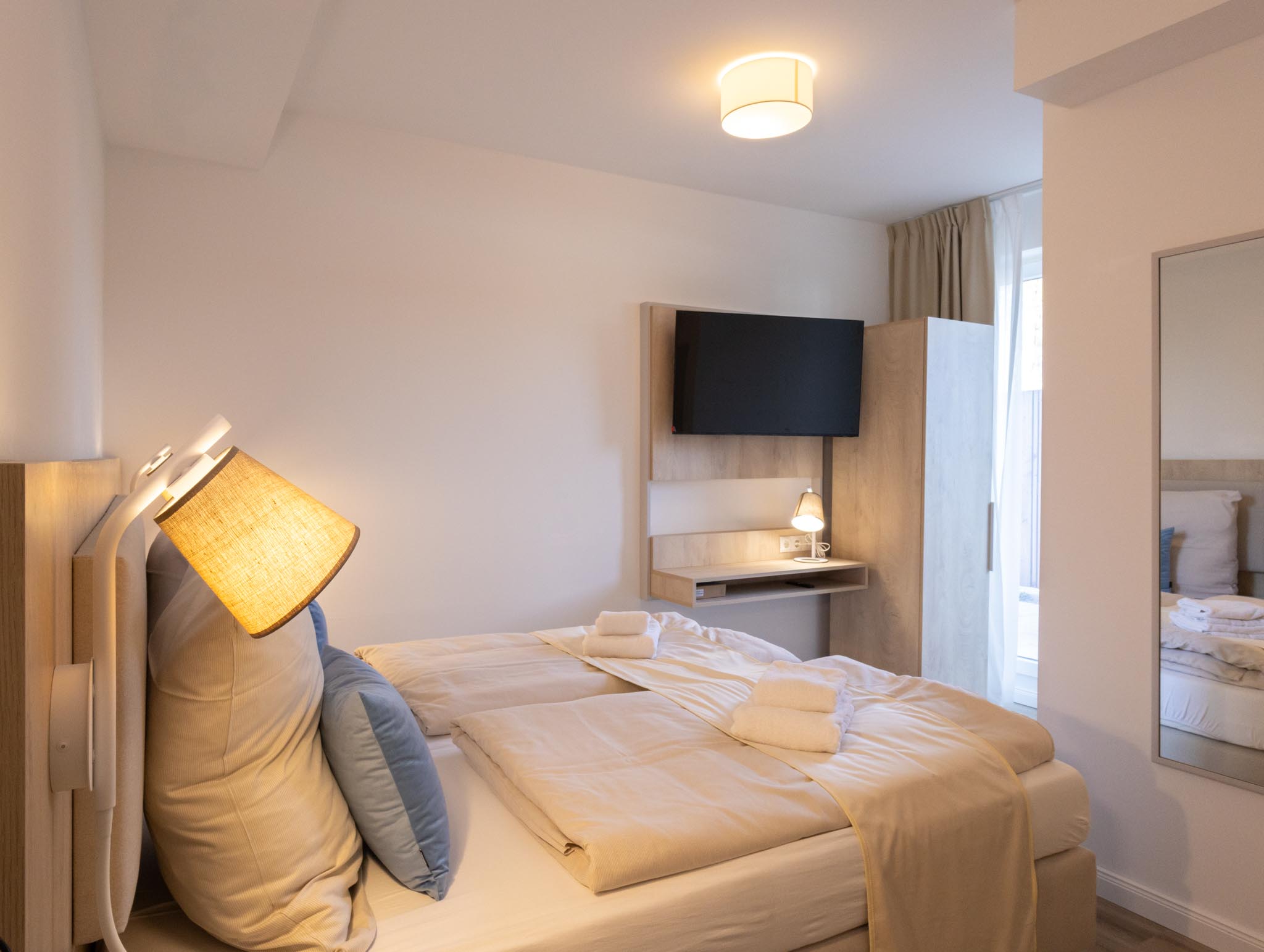 Modernes Hotelzimmer im FairSchlafen für günstige Übernachtung